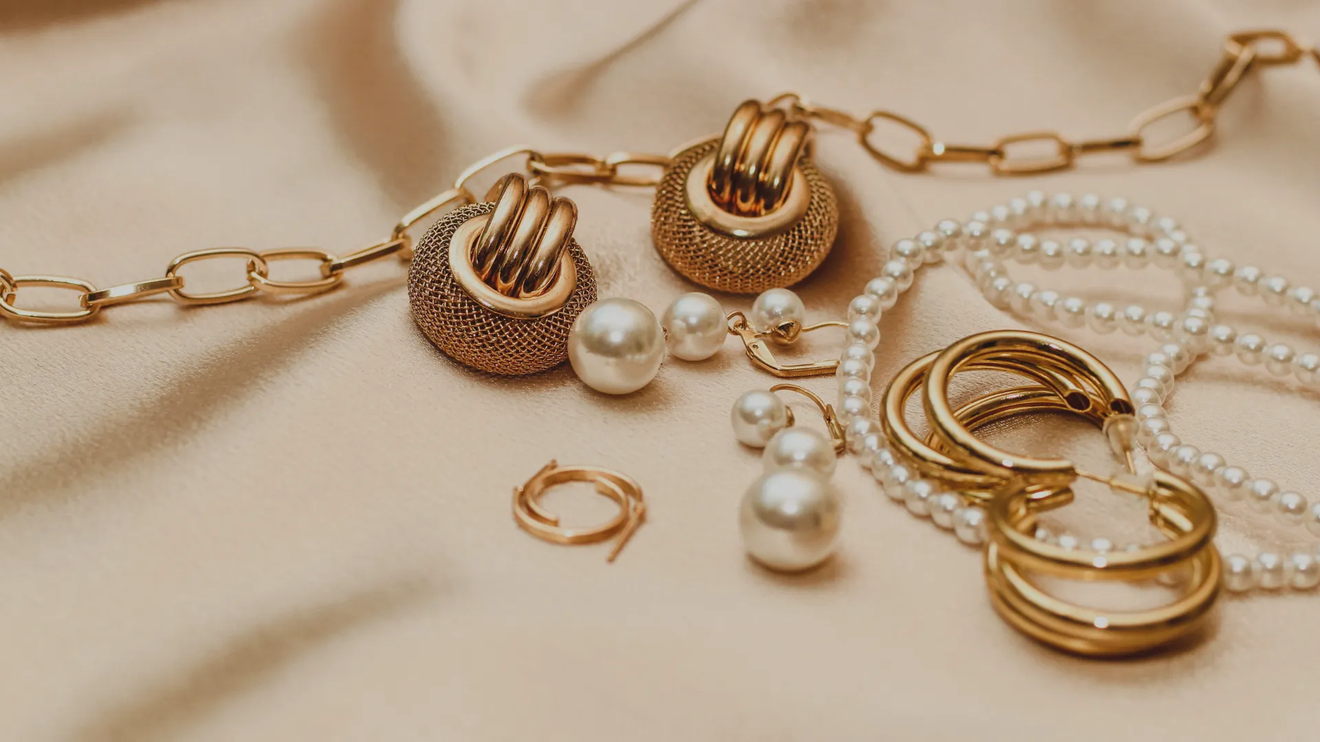 Yunhai Jewelry Banner 1