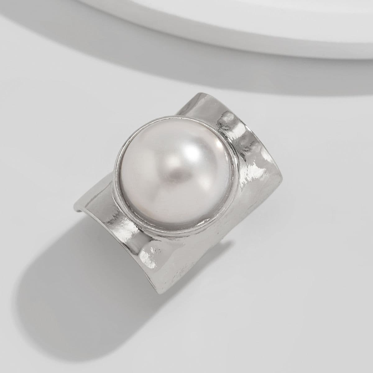 White K ring