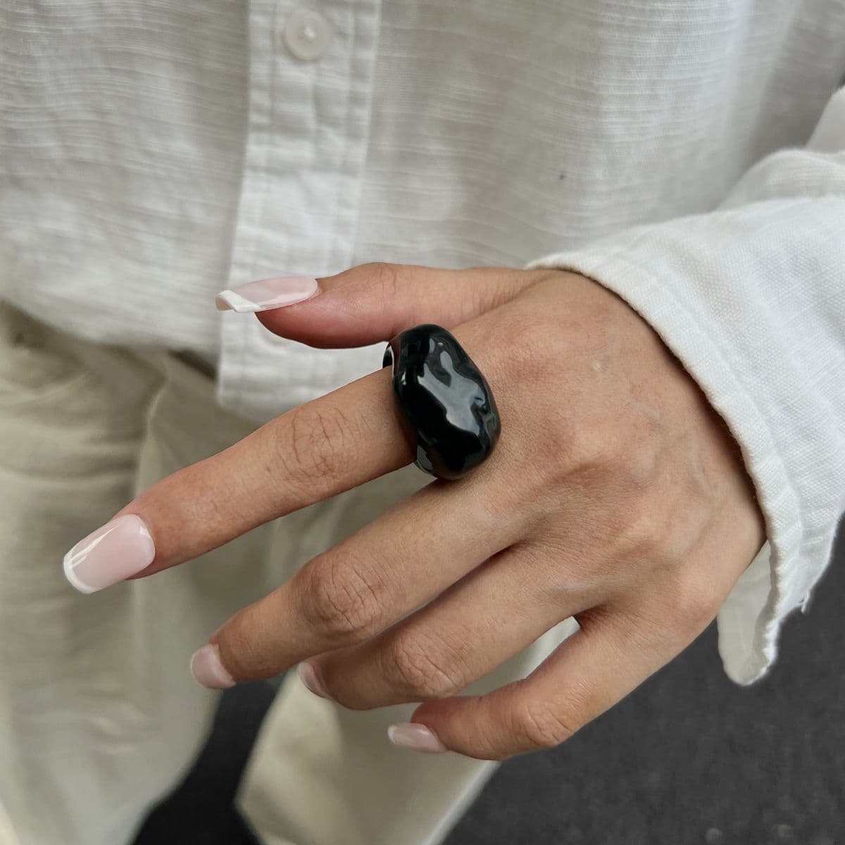 04 Black