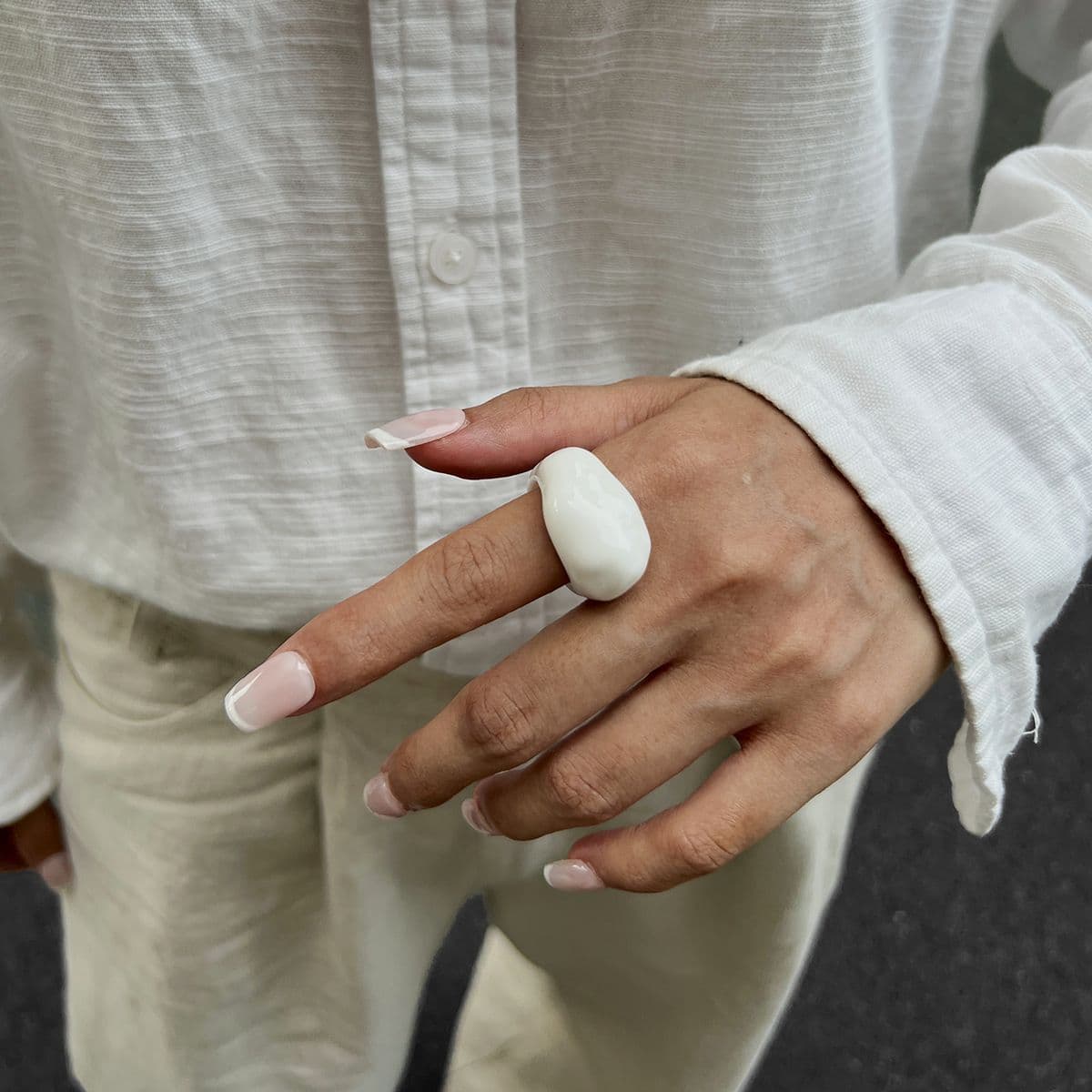 04 White