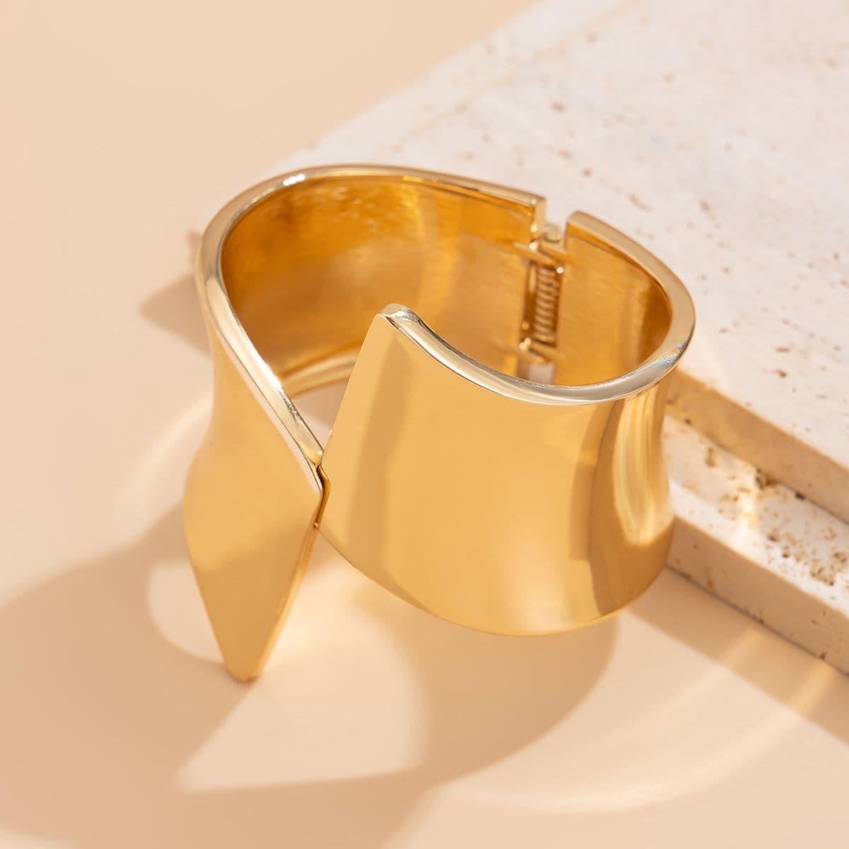 Exaggerated Style Irregularly Cut Square Bracelet - Yunhai Jewelry