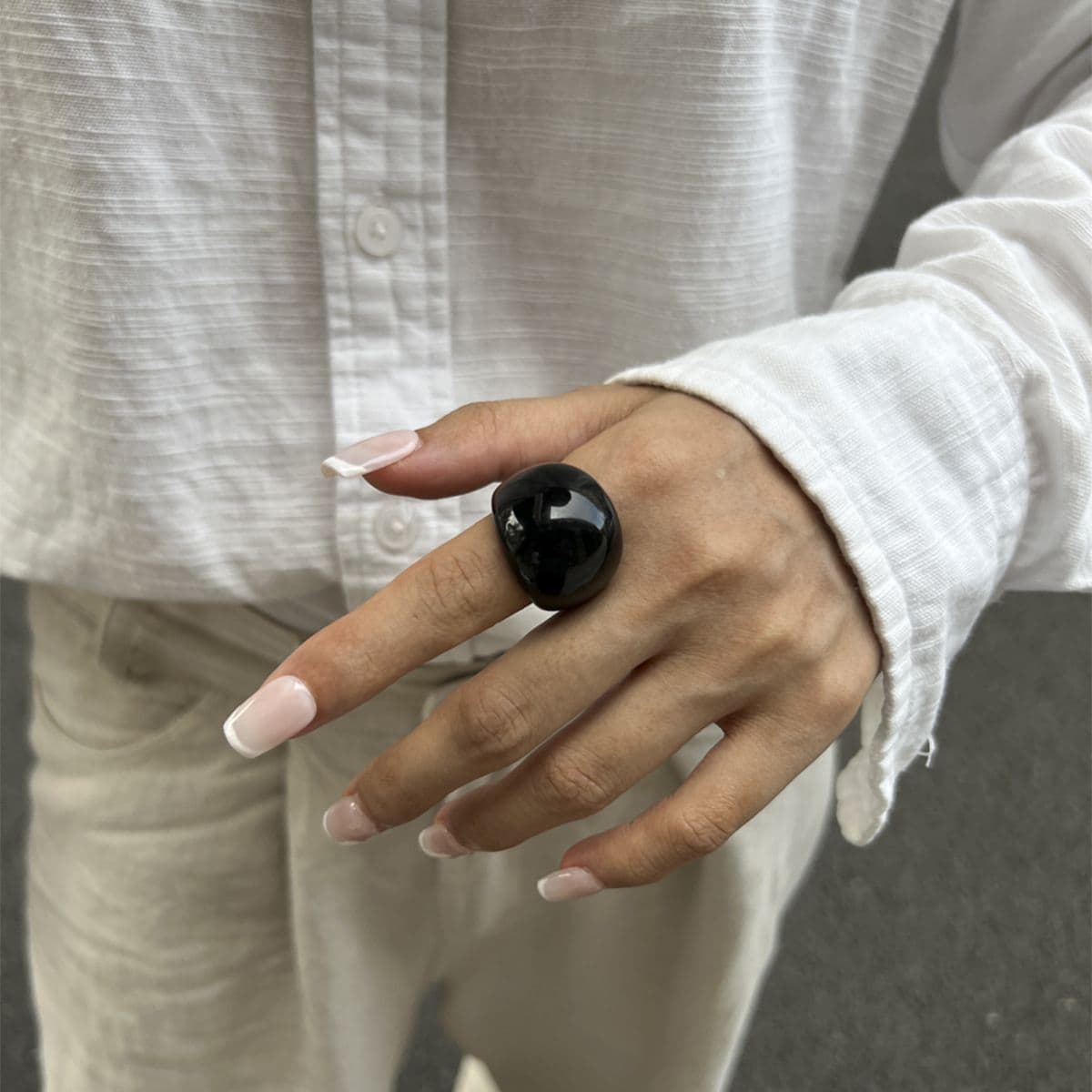 01 Black