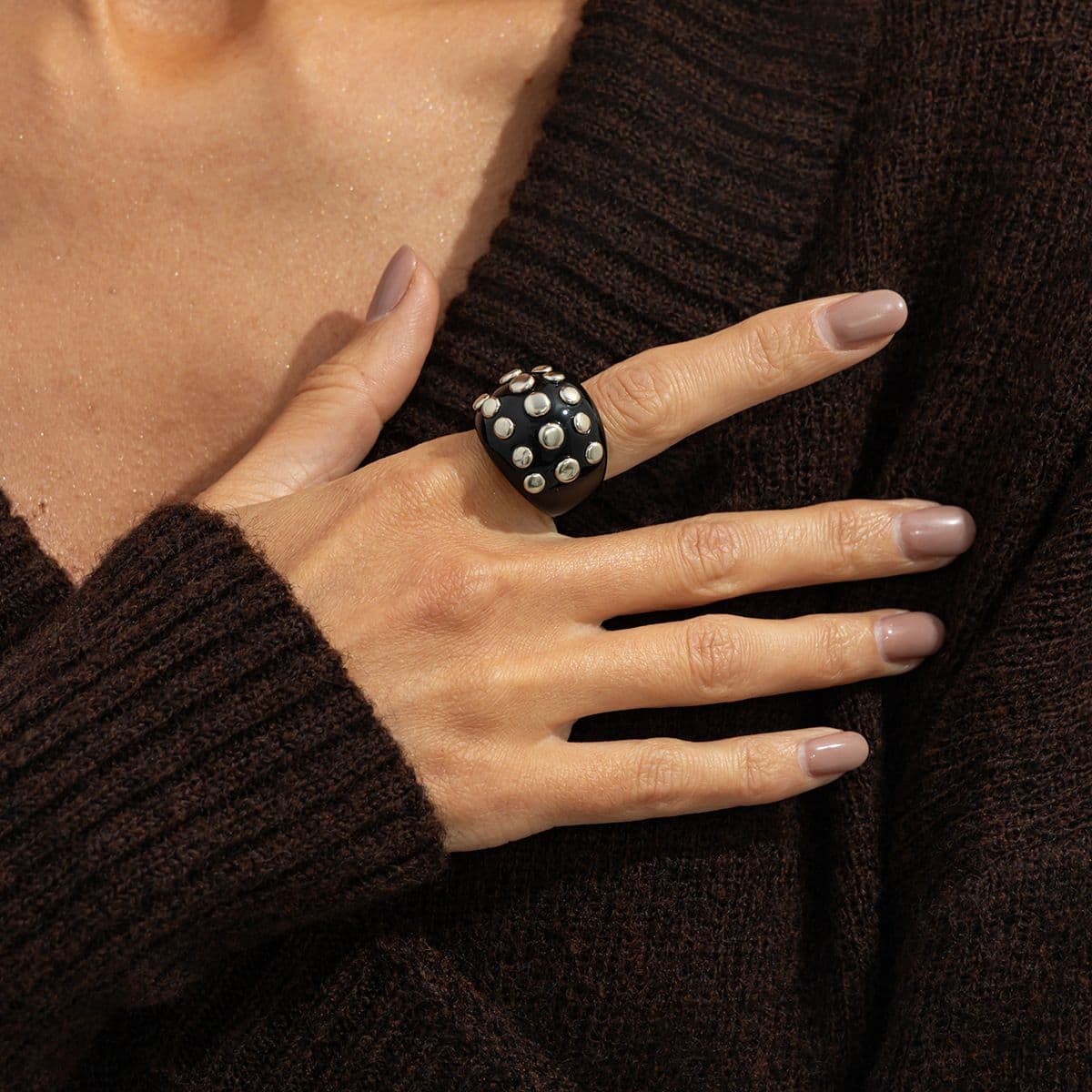 02 Black Ring