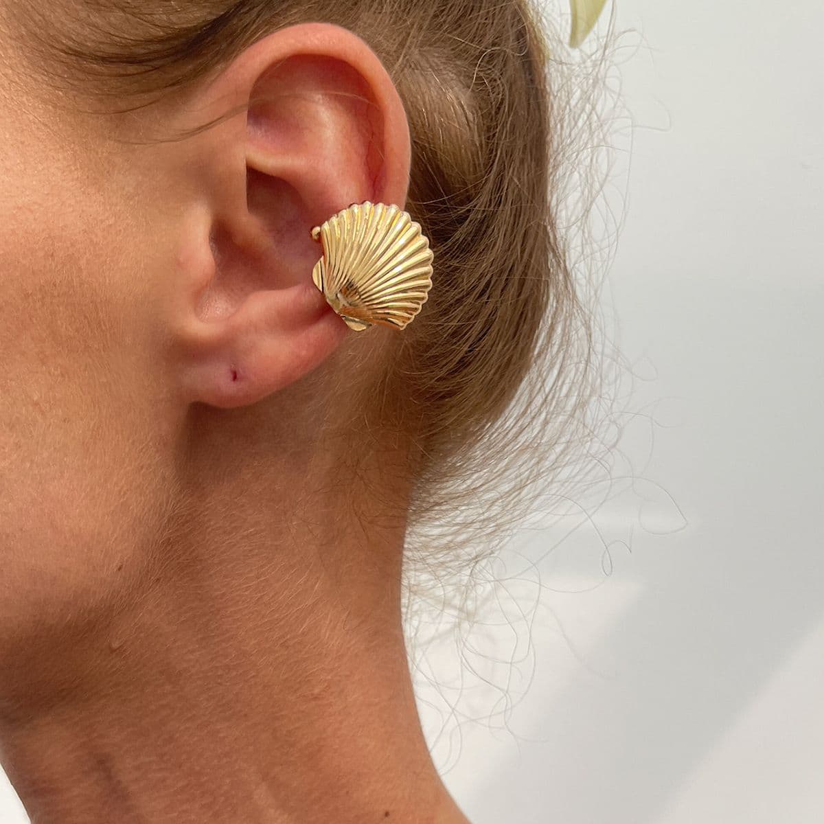 05 Gold Ear Clip (Single Piece)