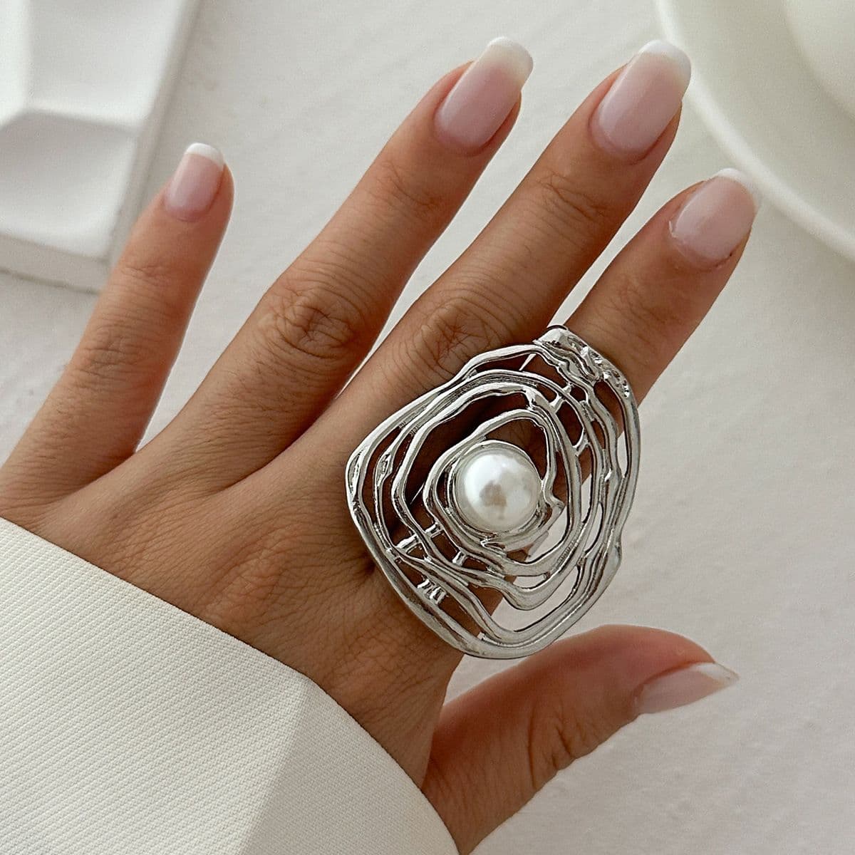 02 White K